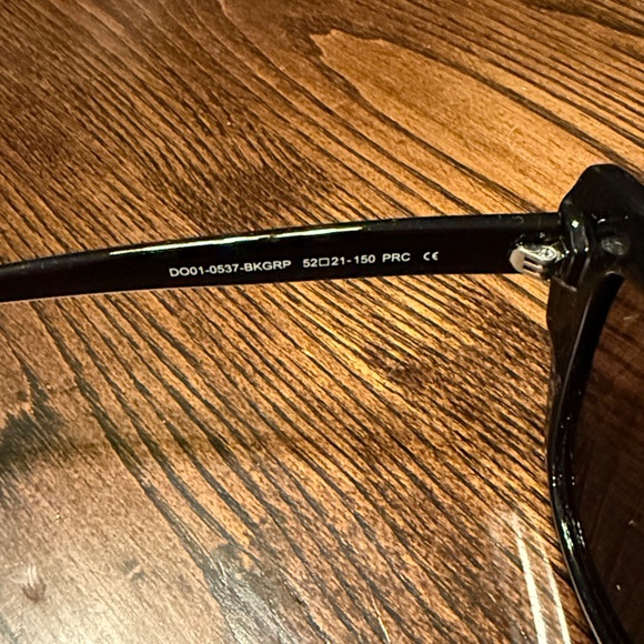 Dime Beverly Chic Black Cat-Eye Sunglasses main image 9